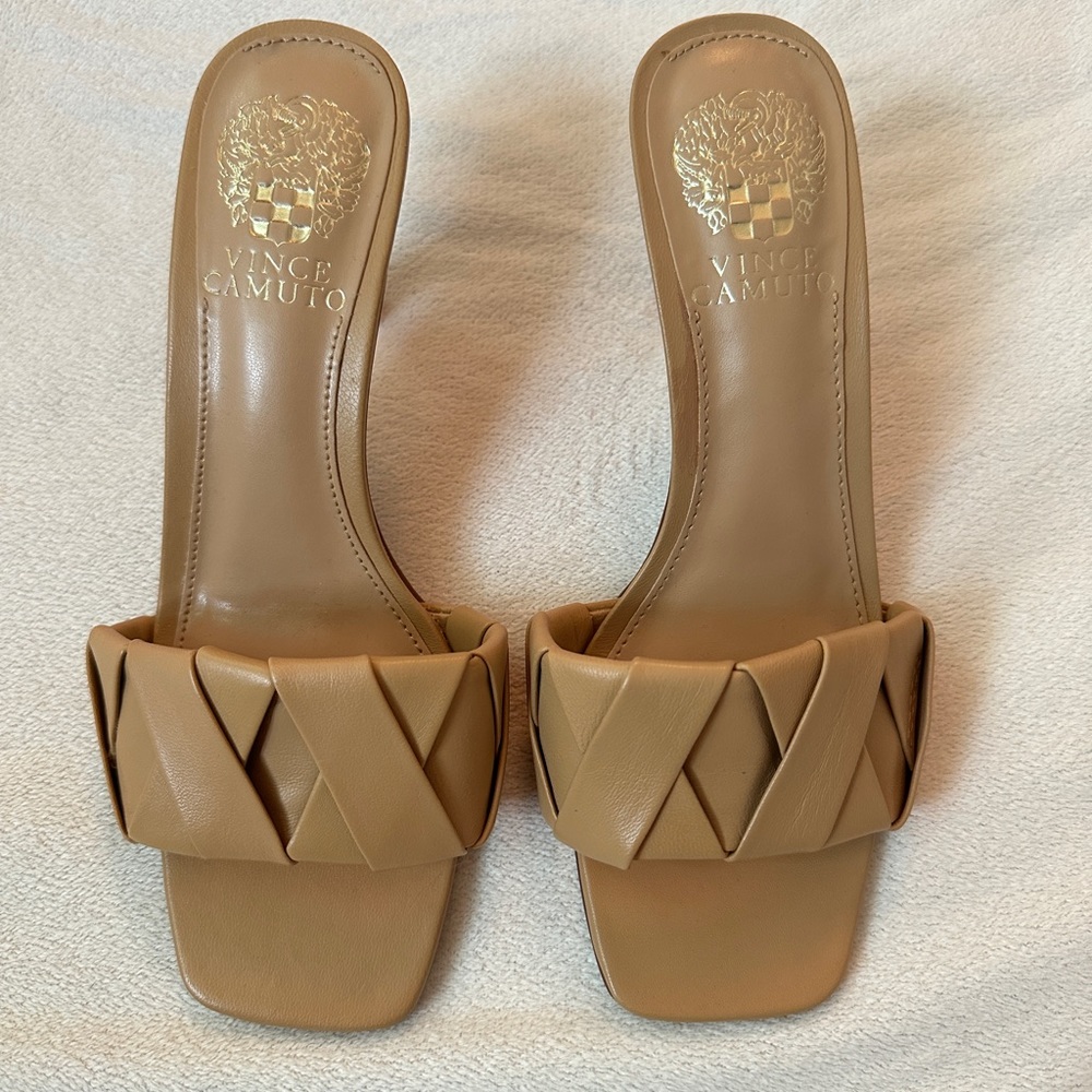 Brand new, never worn Vince Camuto heels